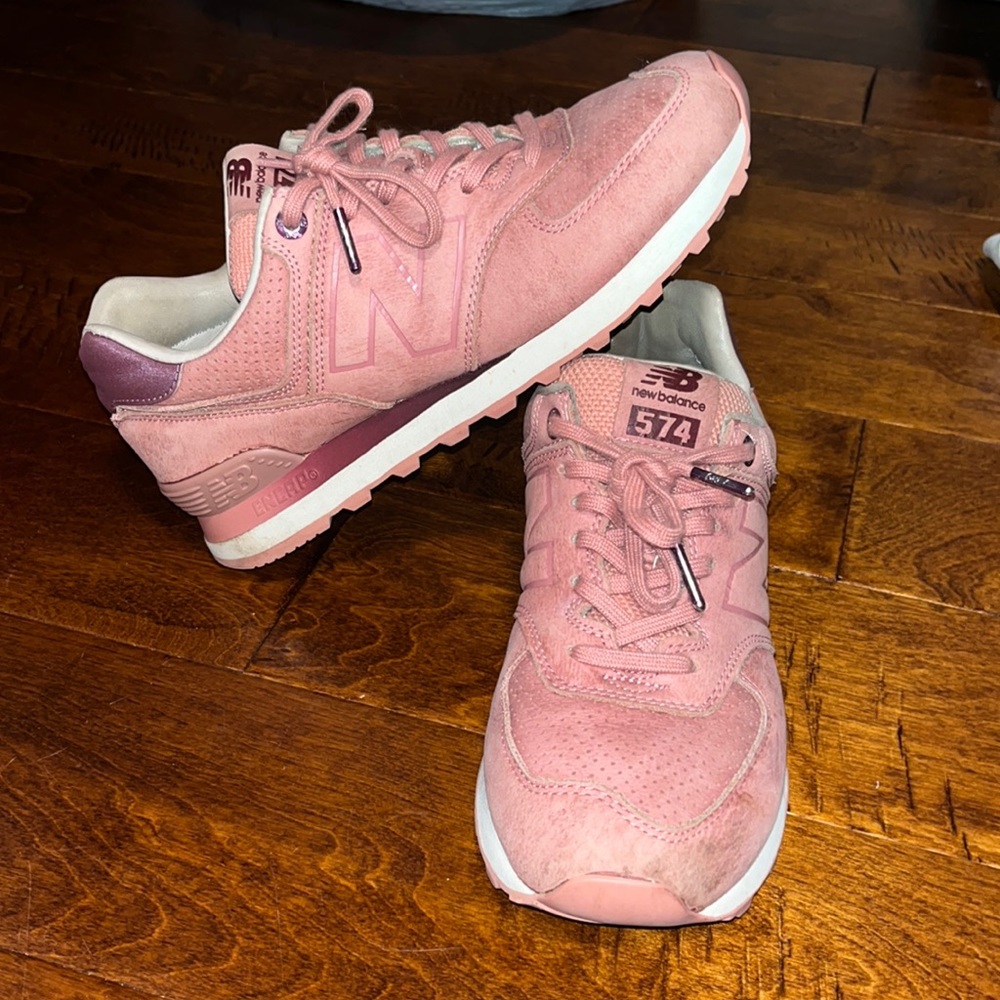 Women’s Pink New Balance 574. Size 8.5